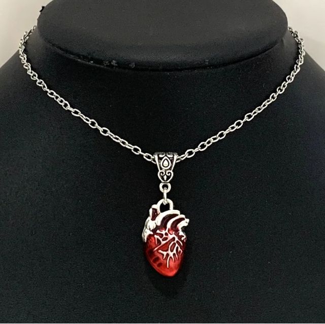 Vintage Style Fashion Beating Heart Pendant Necklace