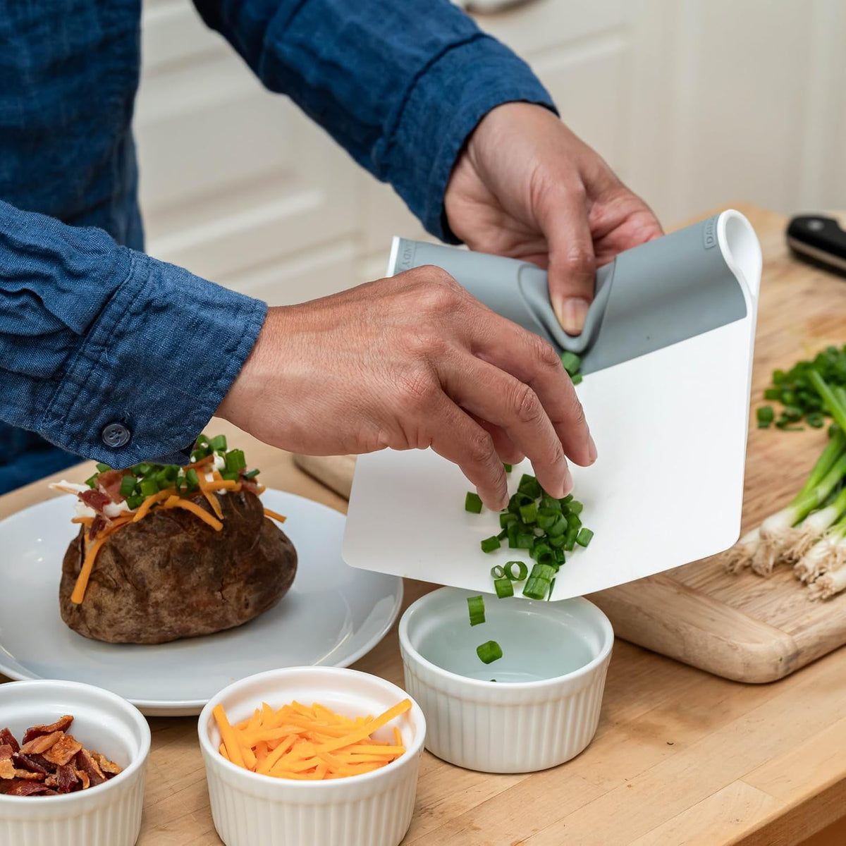 Multi-Purpose Folding Food Mover – BlackOwl