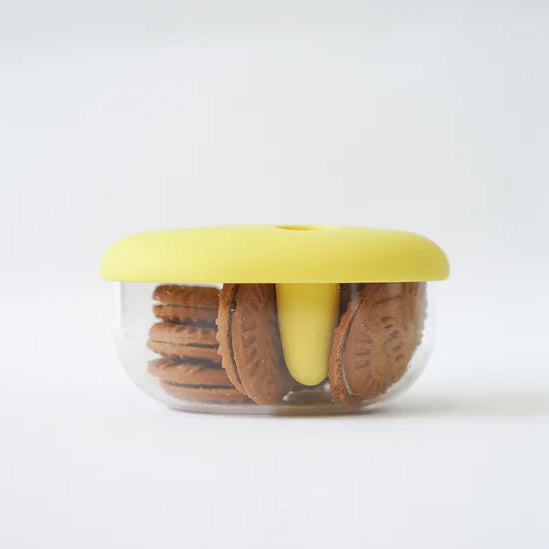 Finger Pop Snack Container