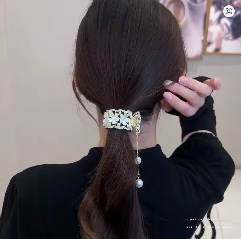 White Rhinestone Tassel Pearl Hair Claw Clip
