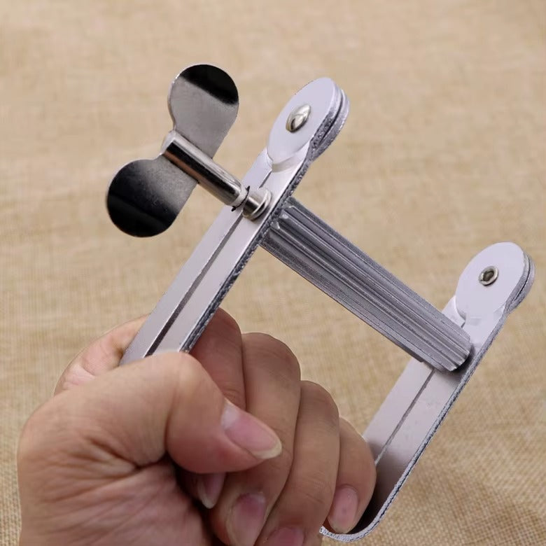 Rolling Toothpaste Squeezer